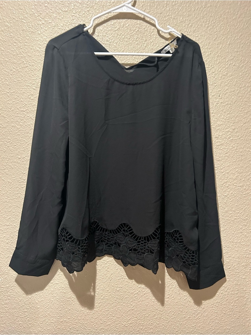Womens Black Long-Sleeve Blouse with Crochet Lace Hem